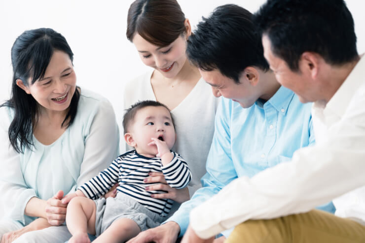 お食い初めは誰がする